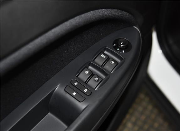 骏派D60 2016款 1.5L 手动标准型 车厢座椅   门窗控制