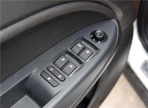骏派D60 2016款 1.5L 手动豪华型 车厢座椅   门窗控制