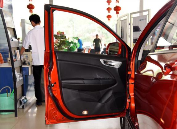 骏派D60 2016款 1.8L 自动尊贵型 车厢座椅   前门板