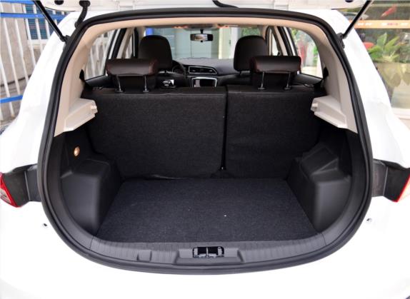 骏派D60 2017款 1.5L 手动豪华型 车厢座椅   后备厢