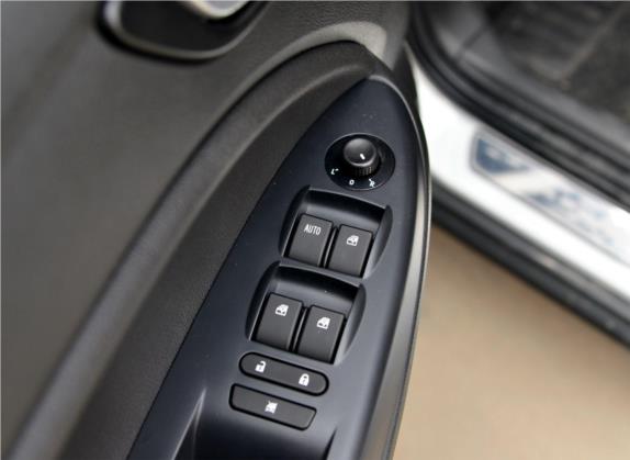 骏派D60 2017款 1.5L 手动豪华型 车厢座椅   门窗控制