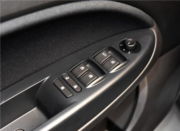 骏派D60 2017款 1.5L 手动标准型 车厢座椅   门窗控制