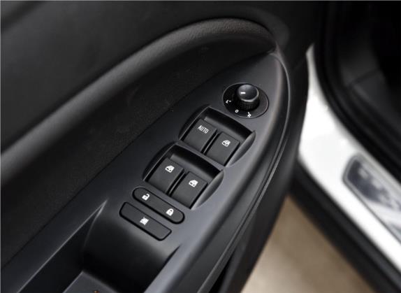骏派D60 2017款 1.5L 手动舒适型 车厢座椅   门窗控制