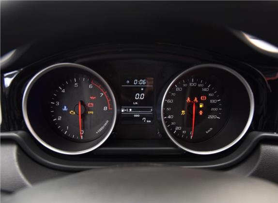 骏派D60 2017款 1.5L 手动进取型 中控类   仪表盘