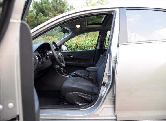骏派A70 2016款 1.6L 自动豪华型 车厢座椅   前排空间