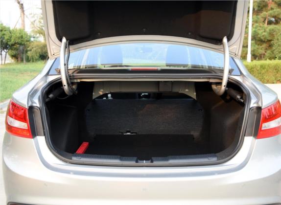 骏派A70 2016款 1.6L 自动豪华型 车厢座椅   后备厢