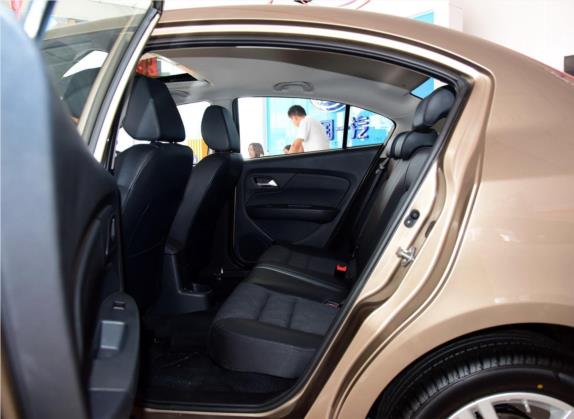 骏派A70 2016款 1.6L 手动豪华型 车厢座椅   后排空间