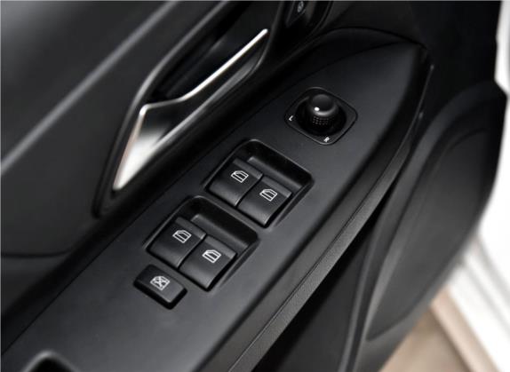 骏派A70 2016款 1.6L 自动技术型 车厢座椅   门窗控制