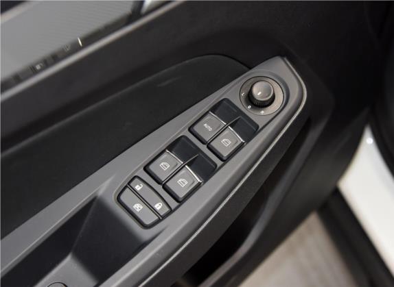骏派A50 2018款 1.5L 手动舒适型 车厢座椅   门窗控制