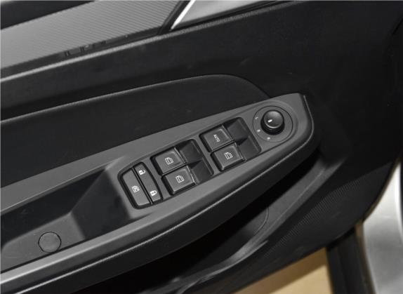 骏派A50 2018款 1.5L 手动标准型 车厢座椅   门窗控制