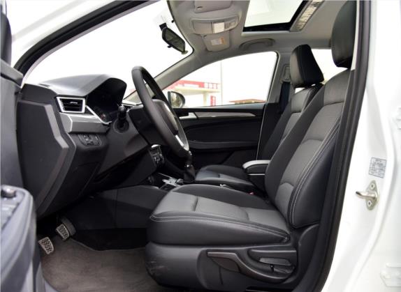 骏派A50 2018款 1.5L 手动豪华型 车厢座椅   前排空间