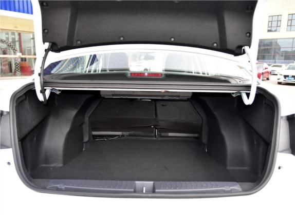 骏派A50 2018款 1.5L 手动豪华型 车厢座椅   后备厢