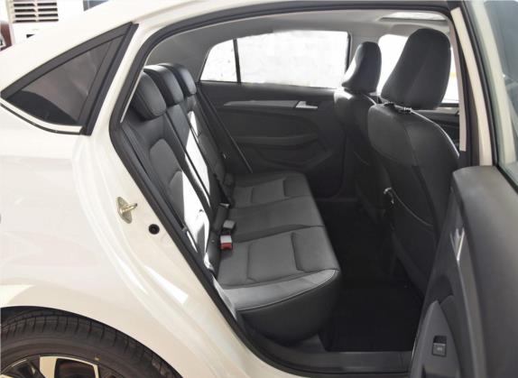 骏派A50 2018款 1.5L 手动智联豪华型 车厢座椅   后排空间