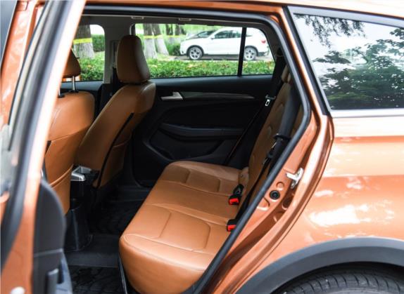 骏派CX65 2018款 1.5L 手动智联豪华型 车厢座椅   后排空间