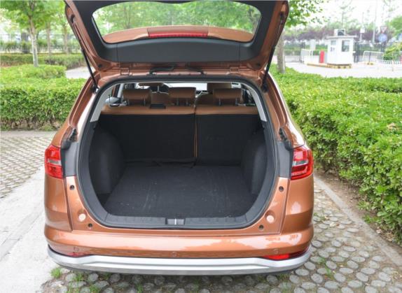 骏派CX65 2018款 1.5L 手动智联豪华型 车厢座椅   后备厢