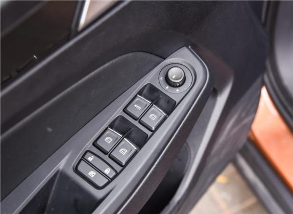 骏派CX65 2018款 1.5L 手动智联豪华型 车厢座椅   门窗控制