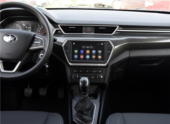 骏派CX65 2018款 1.5L 手动舒适型 中控类   中控台