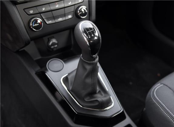 骏派CX65 2018款 1.5L 手动舒适型 中控类   挡把