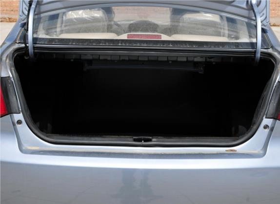 威志 2011款 三厢 1.5L 手动标准型 车厢座椅   后备厢