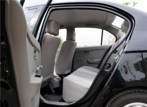 夏利N5 2010款 1.0L 手动标准型 车厢座椅   后排空间