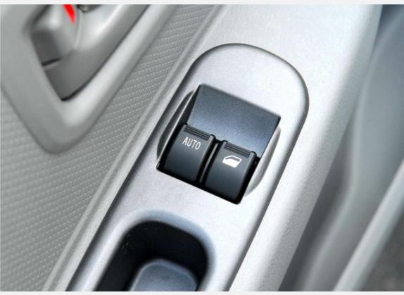 夏利N5 2010款 1.3L 手动豪华型 车厢座椅   门窗控制