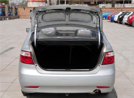 夏利N5 2011款 1.0L 手动标准型 车厢座椅   后备厢