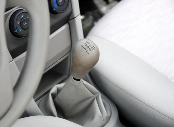 夏利N5 2011款 1.0L 手动标准型 中控类   挡把