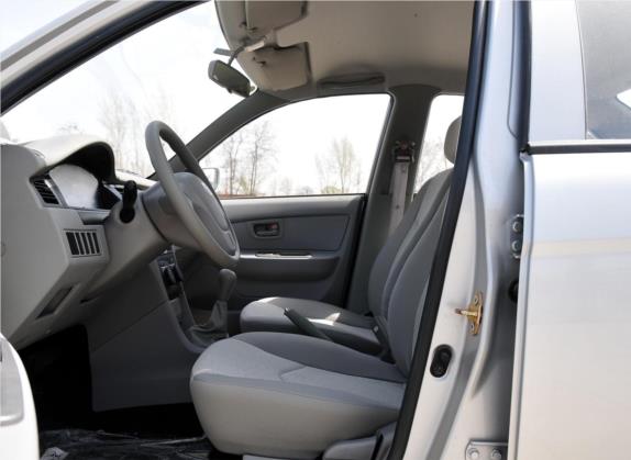 夏利N5 2011款 1.3L 手动标准型 车厢座椅   前排空间