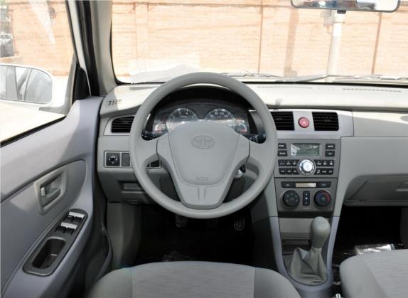 夏利N5 2011款 1.3L 手动豪华气囊型 中控类   驾驶位