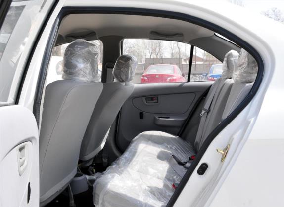 夏利N5 2011款 1.3L 手动豪华气囊型 车厢座椅   后排空间