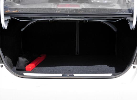 夏利N5 2011款 1.3L 手动豪华气囊型 车厢座椅   后备厢