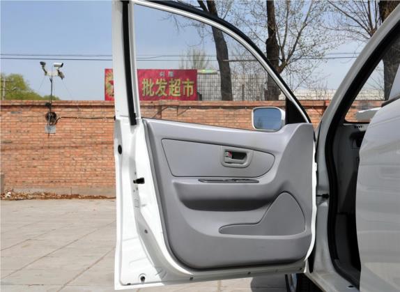 夏利N5 2011款 1.3L 手动豪华气囊型 车厢座椅   前门板
