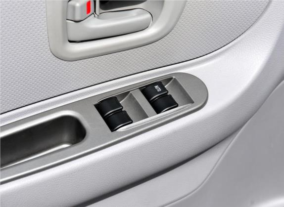 夏利N5 2011款 1.3L 手动豪华气囊型 车厢座椅   门窗控制