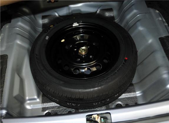 夏利N5 2013款 1.3L 手动豪华气囊型 其他细节类   备胎