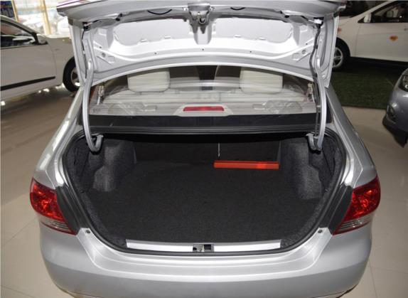 夏利N5 2014款 1.0L 手动舒适型 车厢座椅   后备厢