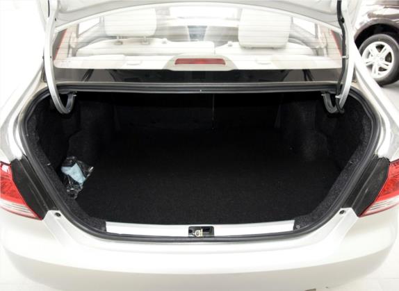 夏利N5 2014款 1.3L 手动标准型 车厢座椅   后备厢