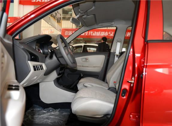 夏利N5 2014款 1.3L 手动舒适型 车厢座椅   前排空间