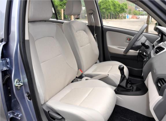 夏利N5 2014款 1.3L 手动豪华型 车厢座椅   前排空间