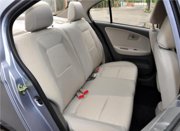 夏利N5 2014款 1.3L 手动豪华型 车厢座椅   后排空间
