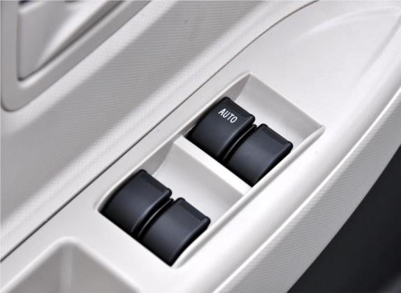 夏利N5 2014款 1.3L 手动豪华型 车厢座椅   门窗控制