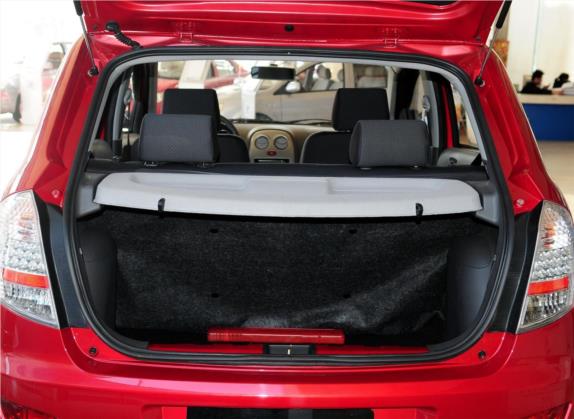 威志V2 2010款 1.3L 手动舒适型 车厢座椅   后备厢