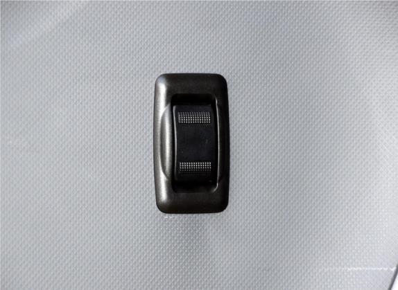 威志V2 2010款 1.3L 手动豪华型 车厢座椅   门窗控制