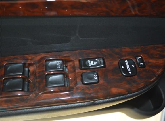 野马F16 2014款 1.5L 手动精英版 车厢座椅   门窗控制