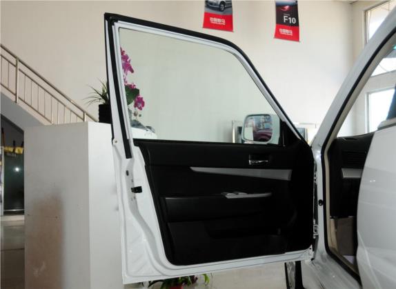 野马F12 2012款 1.6L CVT 车厢座椅   前门板