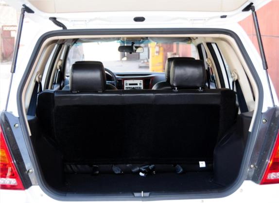 野马F12 2014款 1.5L 手动 车厢座椅   后备厢