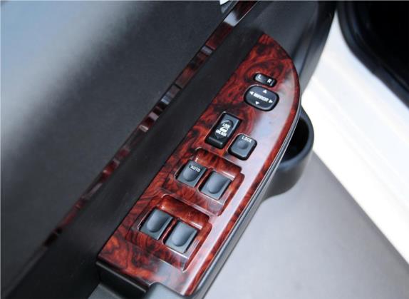 野马F12 2014款 1.5L 手动 车厢座椅   门窗控制