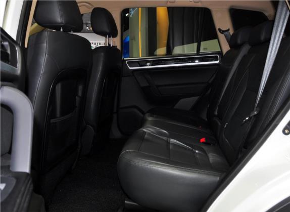 野马T70 2015款 1.8T CVT睿智型 车厢座椅   后排空间