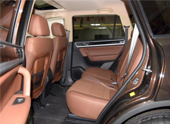 野马T70 2015款 改款 1.8T CVT优雅型 车厢座椅   后排空间