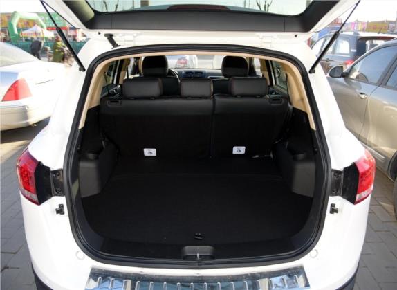 野马T70 2016款 1.8T CVT进取型 车厢座椅   后备厢