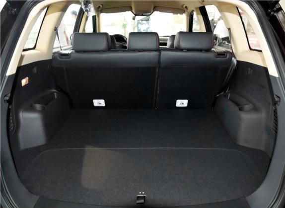 野马T70 2016款 1.8T CVT睿智型 车厢座椅   后备厢